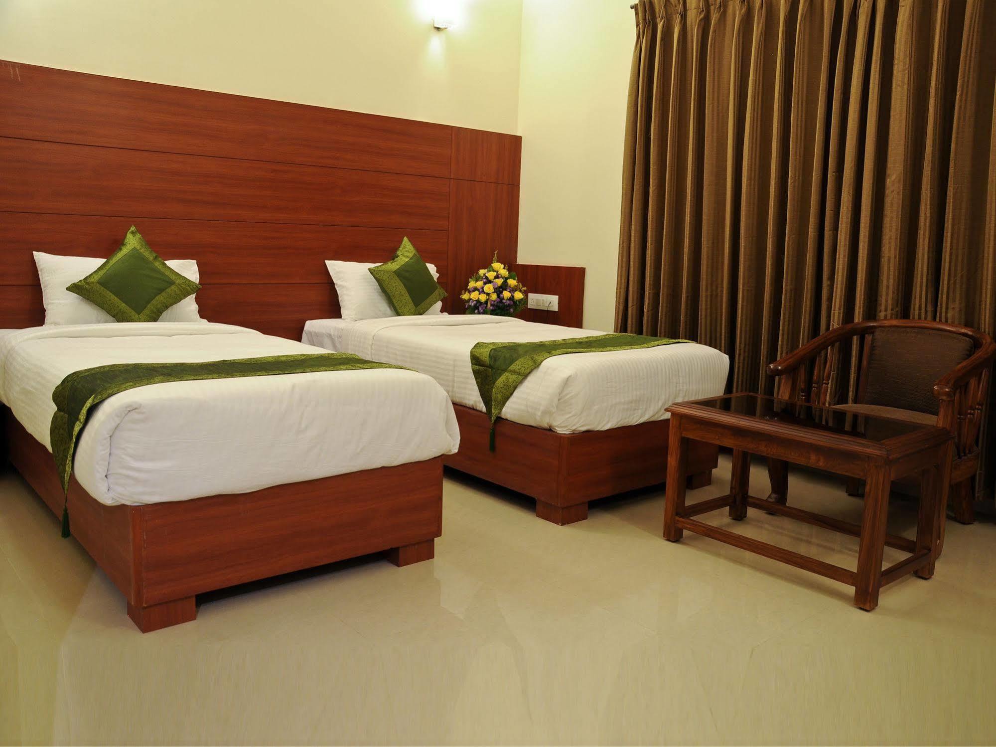 Hotel Golden Castle Mysore Exterior photo