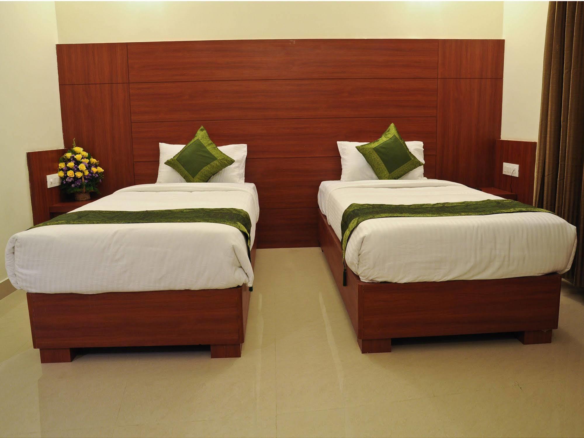 Hotel Golden Castle Mysore Exterior photo